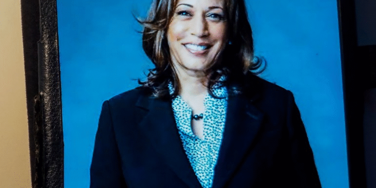 Тајна Операција у Белој Кући: Камала Харис на Челу Америке!