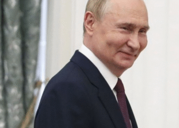 (Фото EPA-EFE/YURI KOCHETKOV)