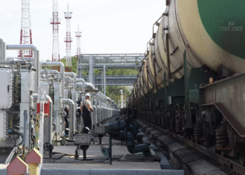 Украјина уцењује Мађарску и Словачку због става о рату