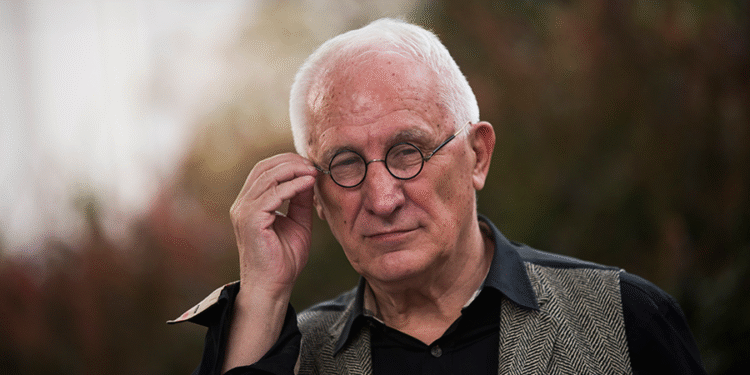 Матија Бећковић: Победницима остаје победа, а пораженима поезија