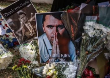 Amerika se oprašta od Kirka – Heroja svih generacija