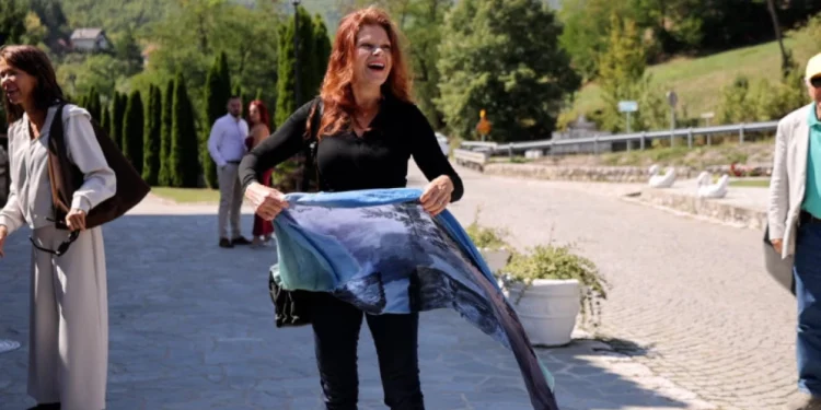 Holivudska glumica Lolita Davidović na Zlatiboru: U poseti Mileševi sa suprugom