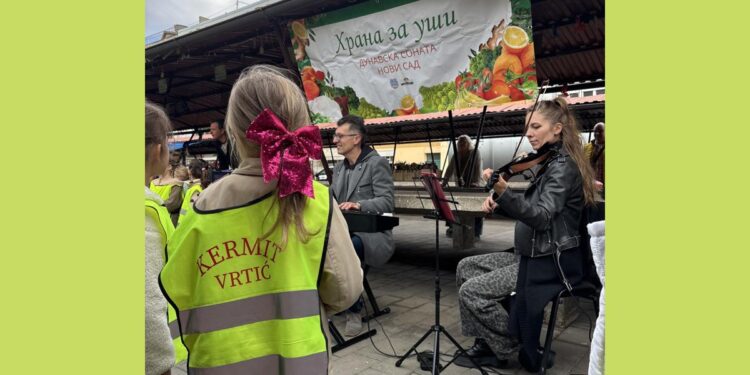 Deca plešu uz klasičnu muziku: Pijace Novog Sada postale koncertne dvorane