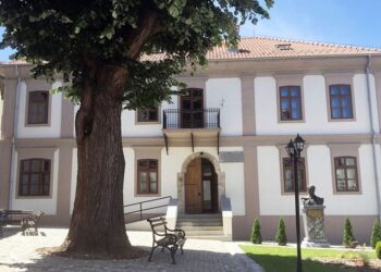 Kako je kruna kralja Petra I Karađorđevića sačuvana u Prizrenskoj bogosloviji