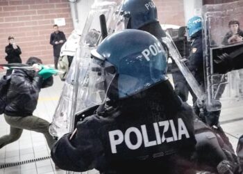Protesti u 50 gradova Italije: Brutalni okršaji policije i demonstranata