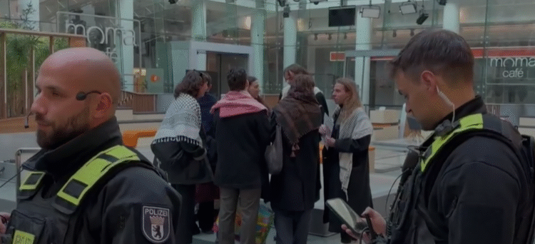 Drama u Berlinu: Pro-palestinski aktivisti upali u prostorije nemačkog javnog servisa