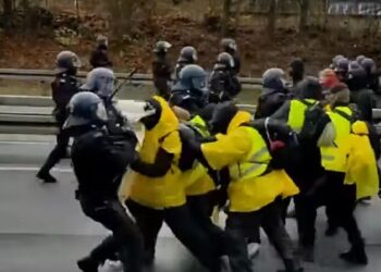 Eskalacija u Nemačkoj: Antifa nasrće na policiju, novinare i političare AfD-a