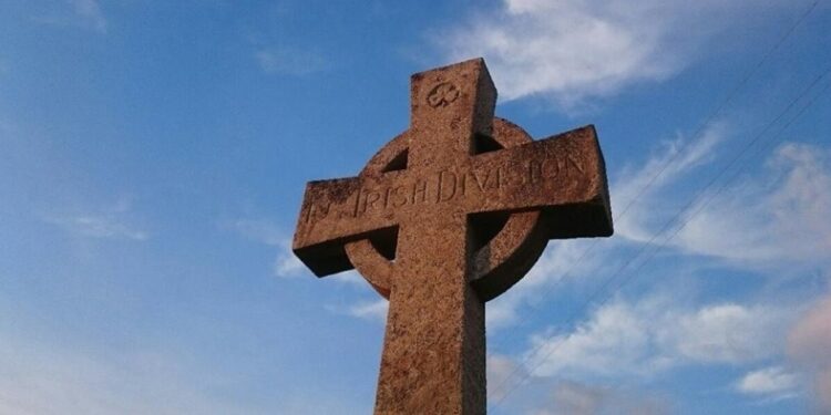 Keltski krst u zahvalnost irskim junacima koji su poginuli za Srbiju