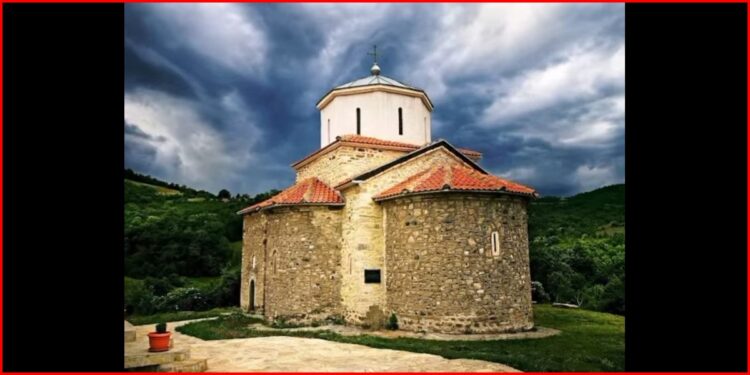 Manastir Vračevo: Prva škola i hram