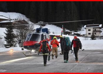 Žičara otkazala na glečeru: Kopnena evakuacija spasila 17 ljudi