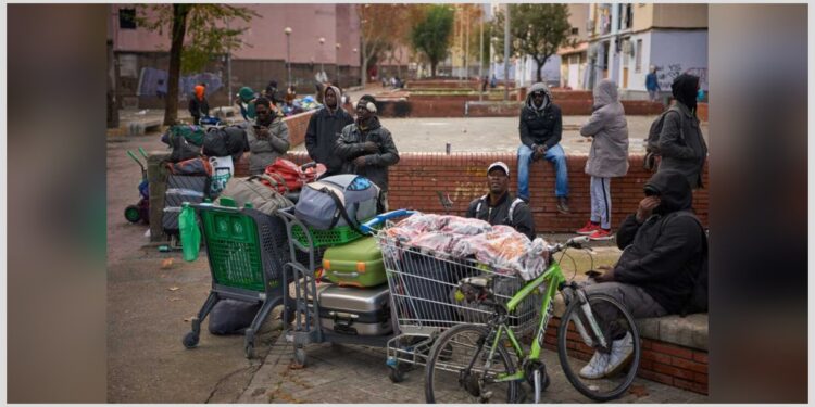 Španija masovno prima migrante: Haos dolazi!