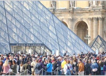 Mona Liza samo za Evropljane: Stranci plaćaju ulaznicu po rasi i poreklu!