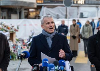 Švajcarski ministar koji pozira i korupcija iza tragedije