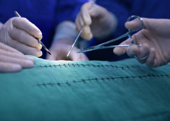 Pacijenti u Švajcarskoj kao „laboratorijske životinje“: Hirurg osuđen na 17 meseci