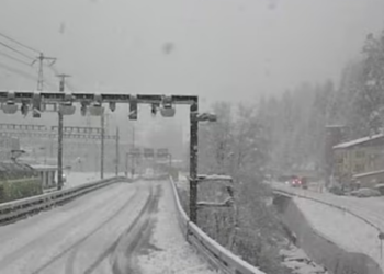 Posle požara i eksplozije nova nesreća u Švajcarskoj: Voz izleteo iz šina