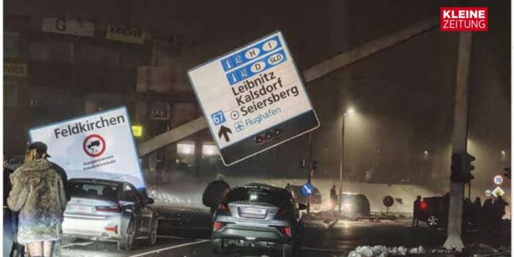 Nesreća u Gracu: Putokaz pao na saobraćajnicu, 20 vatrogasaca spasavalo situaciju!