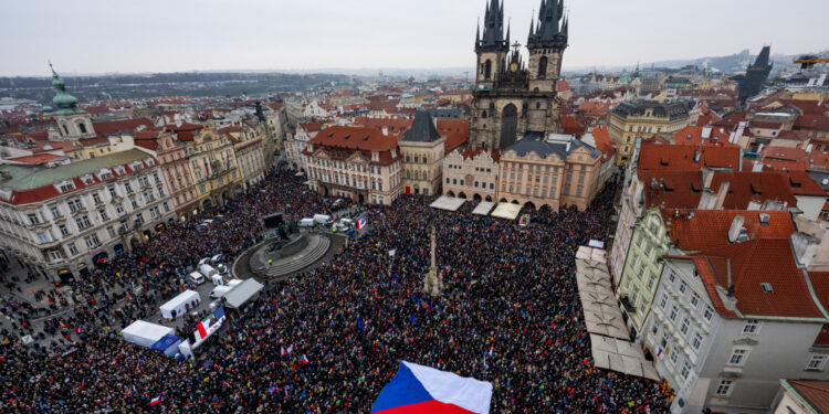 Globalisti napadaju patriote u Češkoj, demonstracije pred smenu režima