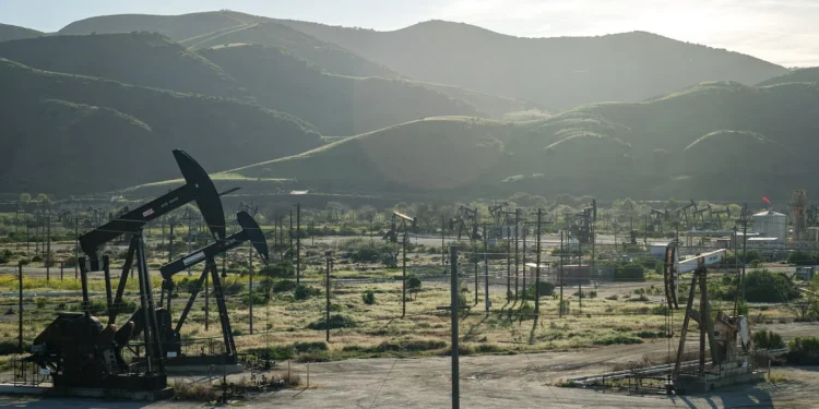 Bliskoistočna kriza gura svet u naftni haos: Troše se rezerve