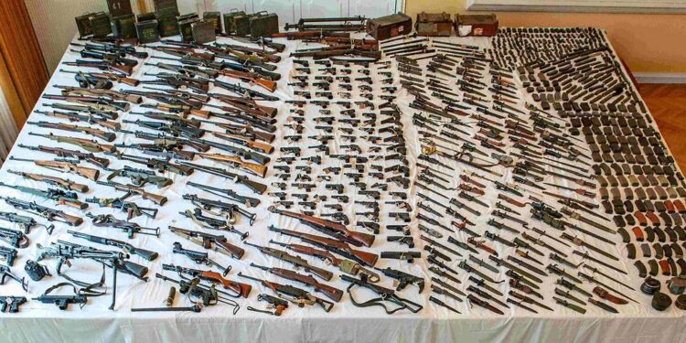 Bivši političar u Austriji imao arsenal za rat: Policija pronašla 550kg municije i 170 pušaka