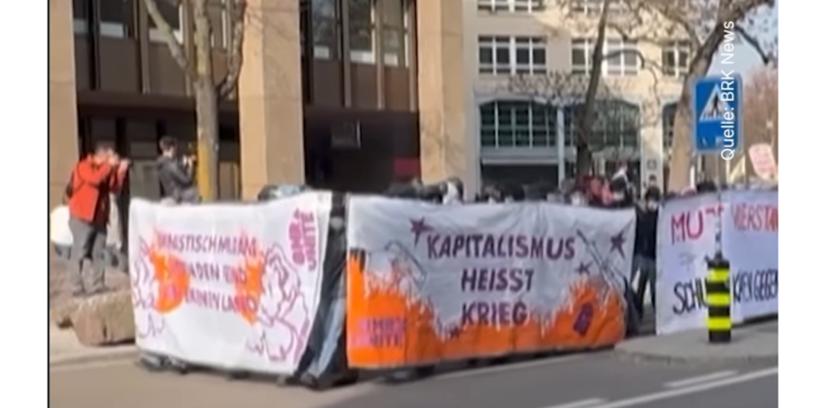 Neredi u Cirihu: Antifa demonstranti napali policiju i oštetili zgrade