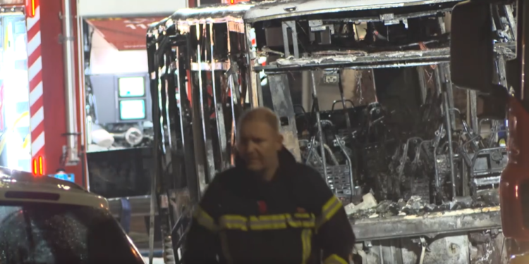 Požar u autobusu potresao Švajcarsku: Nastradalo 6 osoba, a povređeno 5 