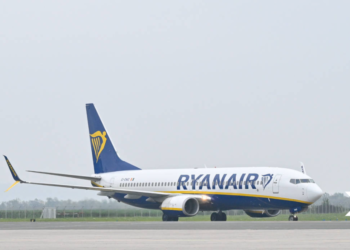 Zaplenjen Ryanair avion u Lincu zbog duga od 893 evra