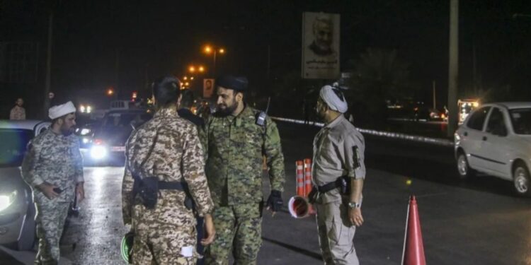 Iran hapsi dvojne državljane: Nestao čovek sa austrijsko-iranskim pasošem