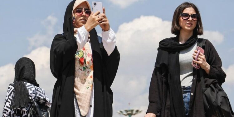 Životi iranskih žena: Istina iza medijskih stereotipa