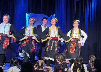Mlada dijaspora u Austriji jača spone sa otadžbinom uz pesmu i tradiciju