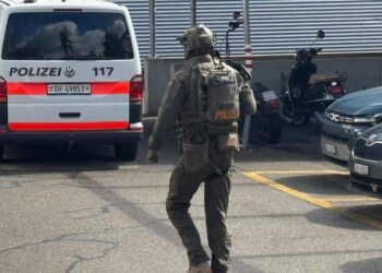 Zbog dojave o bombi evakuisano 400 osoba iz švajcarske škole