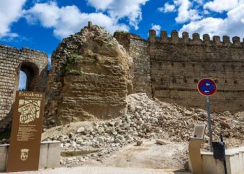 Urušavanje srednjovekovnog tornja u Španiji: Turisti snimili trenutak propasti