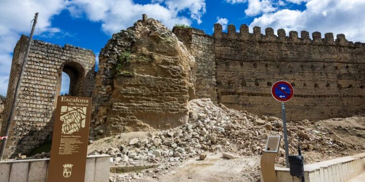 Urušavanje srednjovekovnog tornja u Španiji: Turisti snimili trenutak propasti