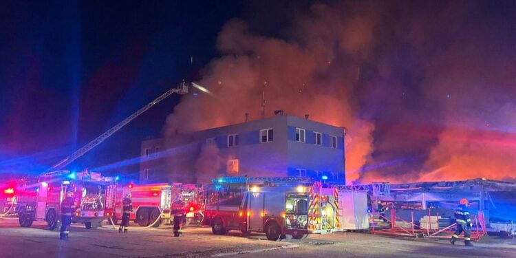 Češka na udaru piromana: Gorele vojne hale