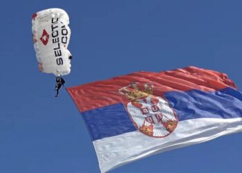 Srpska trobojka se vijorila na američkom nebu: Uspeh Dimitrija Dadića