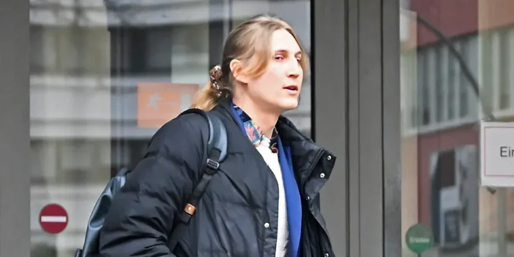 17.500 evra za „poštovanog gospodina“: Ludilo gender ideologije na delu u Berlinu