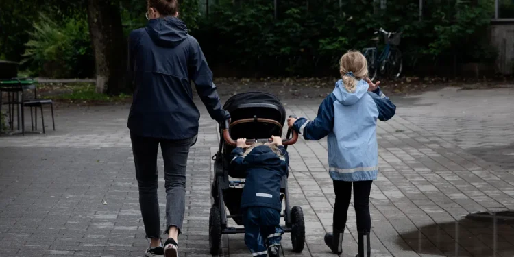 Švedska više ne rađa, samo uvozi ljude: Više grobova nego kolevki!