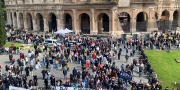 Pucnjava u centru Rima: Napadači otvorili vatru na masu