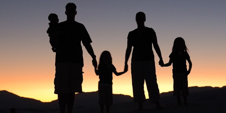 Država povećava finansijsku podršku: Koliko novca stiže roditeljima?