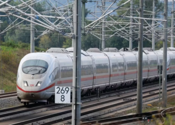 Kontaktna mreža srušila se na voz: Kolaps na pruzi u Berlinu