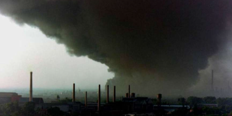 Srbija pamti: 24. dan bombardovanja 1999. godine – Ekološka katastrofa u Pančevu
