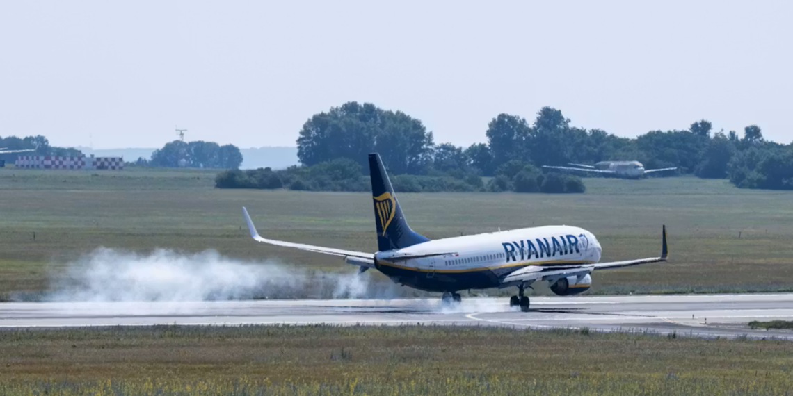 Požar u putničkom avionu kompanije Rajaner – Avion evakuisan