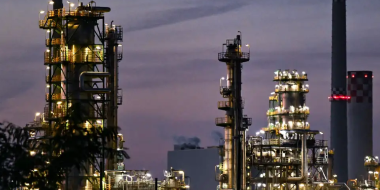 Rusija zatvara naftovod Družba: Nemačka ostaje bez nafte od 1. maja!