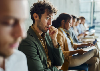 Švajcarska iluzija: Mladi Švajcarci strepe od otkaza, dok stariji mirno čekaju penziju