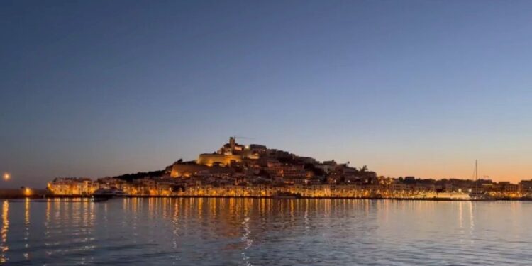 Ostrvo luksuza, svakodnevica preživljavanja: Tamna strana Ibize