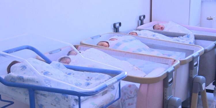 Vaskršnja radost na Kosmetu: Osam beba rođeno u Pasjanu u poslednja tri dana