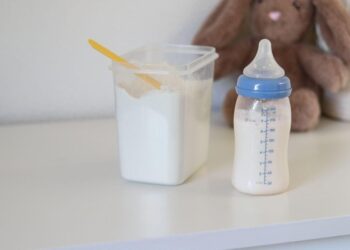 Panika među roditeljima u Evropskoj uniji: Povučena Nestle formula, dve bebe preminule