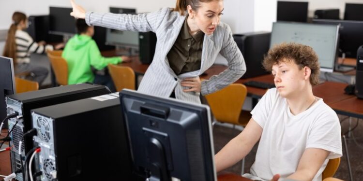 Nemačka prosveta je na kolenima: Više od 1.200 napada na nastavnike