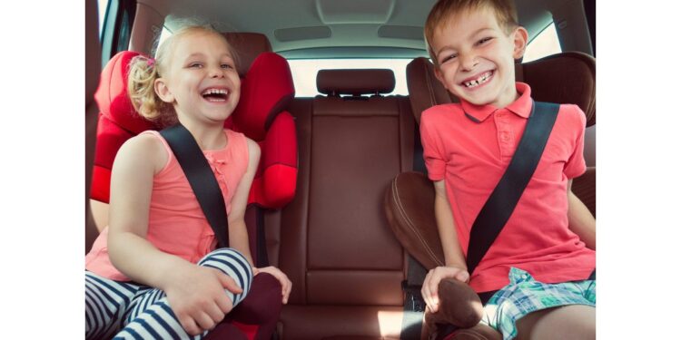 Agencija za bezbednost saobraćaja: Prevoz dece ne sme da krene dok sva deca nisu vezana