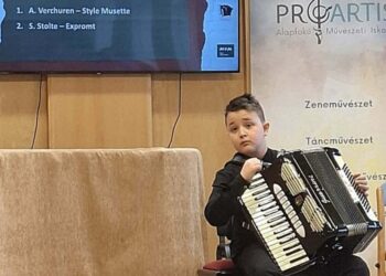 Dečak virtuoz na harmonici Miloš Cvijić (10) osvojio zlato u Mađarskoj
