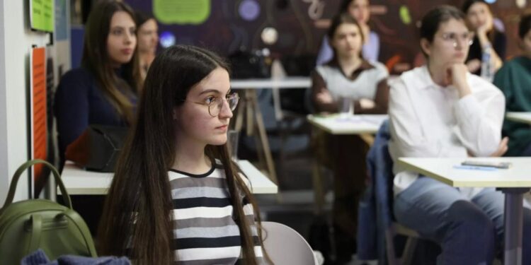 Iz Beograda pravo u svemir: Srpska učenica u timu za izradu satelita